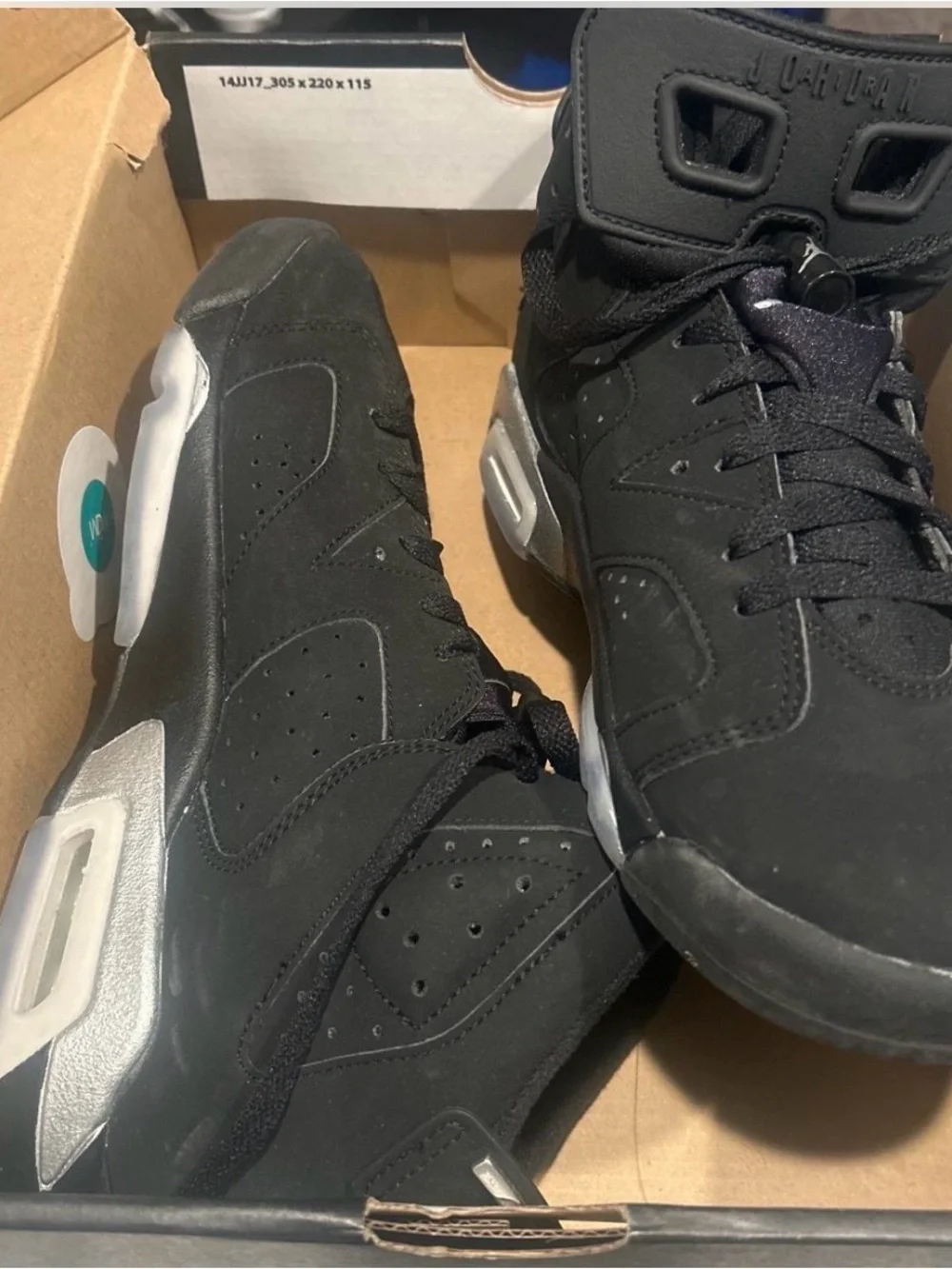 Jordan Men's 6 Black and Silver Basketball Sneakers